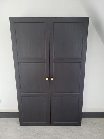 Bruin/zwarte ikea Besta kast beschikbaar voor biedingen