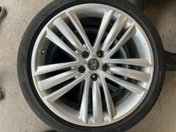 4 originele velgen Infiniti met banden + dakdragers v koffer beschikbaar voor biedingen