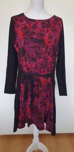 Zwart met rood, paars gebloemde jurk van de Didi maat 42., Maat 42/44 (L), Knielengte, Ophalen of Verzenden, Didi