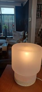 KLASSIEKE IKEA SINNERLIG tafellamp, matglas, kurk 1980, Huis en Inrichting, Lampen | Tafellampen, Ophalen, Gebruikt, Minder dan 50 cm