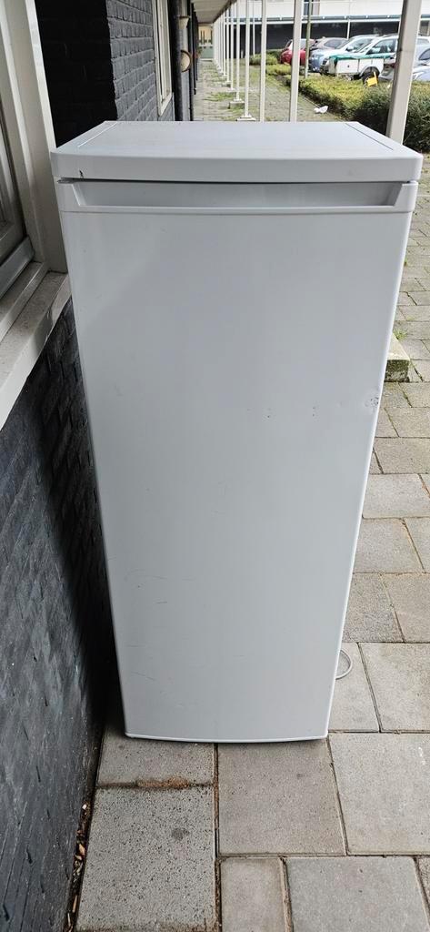 Koelkast - Perfect voor kleine huishoudens, Witgoed en Apparatuur, Koelkasten en IJskasten, Gebruikt, Met vriesvak, 100 tot 150 liter