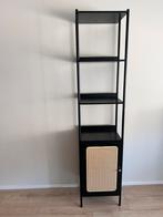 Kast zwart met rotan, Huis en Inrichting, Kasten | Dressoirs, Ophalen, Minder dan 50 cm, Zo goed als nieuw, 25 tot 50 cm