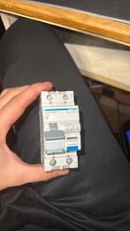 Hager ADA916G aardlekautomaat, Doe-het-zelf en Verbouw, Ophalen, Zo goed als nieuw