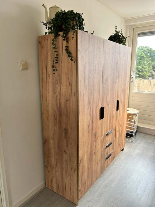 Jysk kast Jenslev, Huis en Inrichting, Kasten | Kledingkasten, Zo goed als nieuw, 150 tot 200 cm, 150 tot 200 cm, 50 tot 75 cm