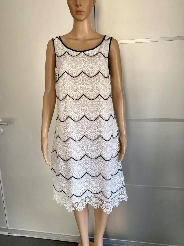 J393 Steps maat 42=L jurk jurkje wit/zwart kant, Kleding | Dames, Jurken, Zo goed als nieuw, Maat 42/44 (L), Wit, Knielengte, Ophalen of Verzenden