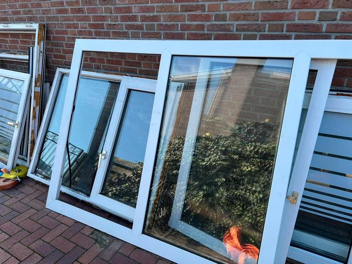 Kunststof kozijnen, Doe-het-zelf en Verbouw, Kozijnen en Schuifpuien, Raamkozijn, Kunststof, 75 tot 150 cm, Ophalen