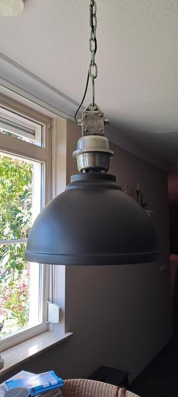 lamp beschikbaar voor biedingen