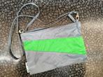 Susan Bijl the new Pouch size M "amplifly" 2024, Sieraden, Tassen en Uiterlijk, Ophalen of Verzenden, Zo goed als nieuw, Groen
