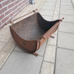Amsterdamse school ijzeren houtbak. Fraai vormgegeven., Ophalen of Verzenden