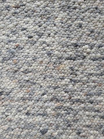 Wollen kleed 172x234cm beschikbaar voor biedingen