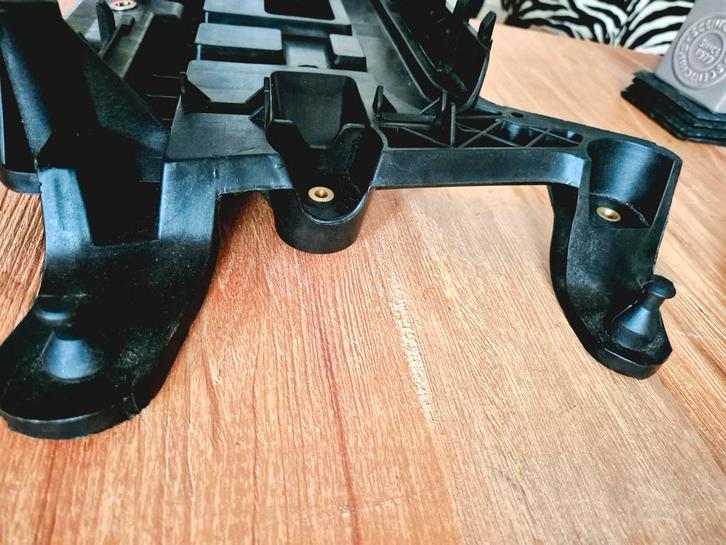 Nieuwe Accubak / Batterijhouder VAG, Auto-onderdelen, Carrosserie en Plaatwerk, Bumper, Audi, Seat, Volkswagen, Skoda, Voor, Nieuw