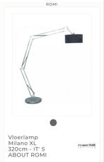It’s about RoMi Milano XL Vloerlamp - Design Klassieker, Huis en Inrichting, Lampen | Vloerlampen, Ophalen, Zo goed als nieuw