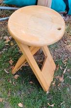Inklapbare vintage houten kruk, Ophalen of Verzenden, In hoogte verstelbaar, Zo goed als nieuw, Hout