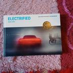 ELECTRIFIED - Edition Porsche Museum, Boeken, Auto's | Boeken, Ophalen of Verzenden, Zo goed als nieuw, Porsche, Edition Porsche Museum