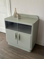 Theemeubel kastje groen, Ophalen