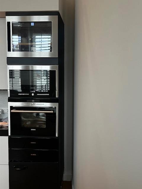 Liebherr inbouw wijnkoelkast RVS/zwart, Witgoed en Apparatuur, Koelkasten en IJskasten, Gebruikt, Zonder vriesvak, Minder dan 75 liter