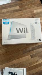 Wii Sports Bundle, Spelcomputers en Games, Ophalen, Zo goed als nieuw, Met 2 controllers