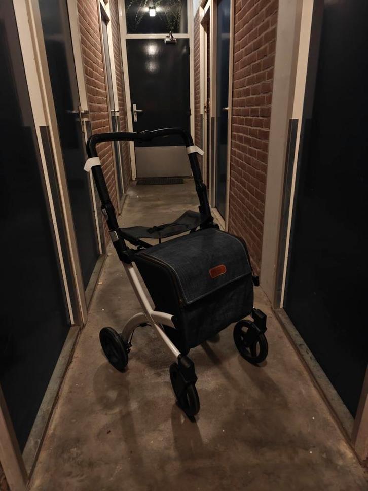 Rollz Flex Rollator met zitje (feb 2025), Diversen, Rollators, Zo goed als nieuw, Lichtgewicht, Opvouwbaar, Ophalen