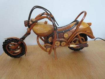 Decoratieve houten Motor Chopper zeer nauwkeurig gedetaillee beschikbaar voor biedingen