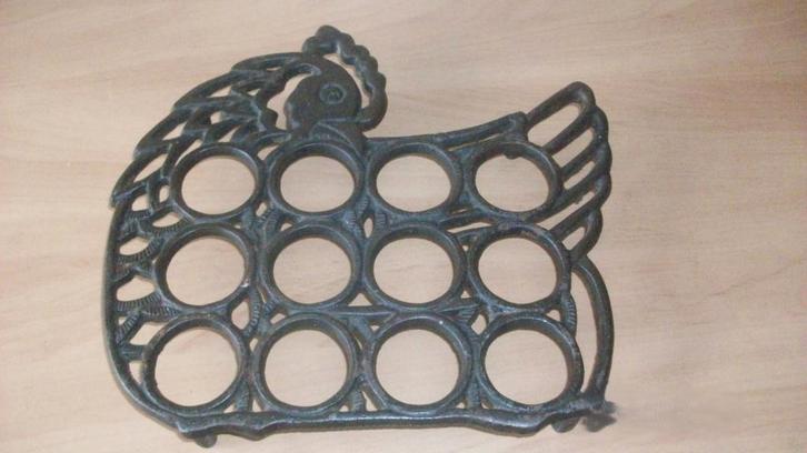 Gietijzer eierrekje, Huis en Inrichting, Keuken | Keukenbenodigdheden, Zo goed als nieuw, Ophalen of Verzenden