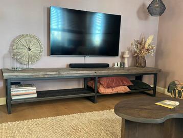 Industrieel TV Meubel - Houten Blad - 250cm beschikbaar voor biedingen