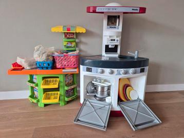 Speelgoed winkel en keuken beschikbaar voor biedingen