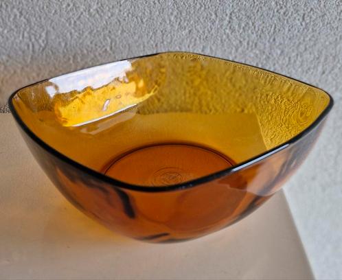 Duralex Schaal Amberkleur, Huis en Inrichting, Woonaccessoires | Schalen en Manden, Zo goed als nieuw, Rond, Glas, Ophalen of Verzenden