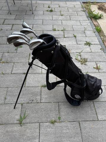 Tweedehands Rechtshandige Golfclubs incl. golftas beschikbaar voor biedingen