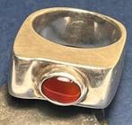 Zilveren ring met Carneool, Gebruikt, 19 tot 20, Ophalen of Verzenden, Dame of Heer