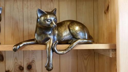 POES DIE RELAXED / BRONZEN BEELD, Tuin en Terras, Tuinbeelden, Nieuw, Dierenbeeld, Ophalen of Verzenden