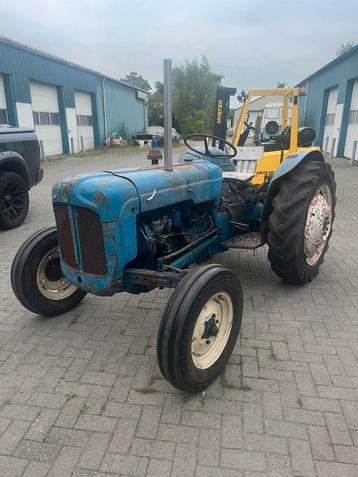 Ford dexta tractor beschikbaar voor biedingen