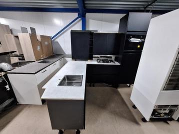 Complete keuken Compleet met APP 120Keukens op voorraad 2826 beschikbaar voor biedingen
