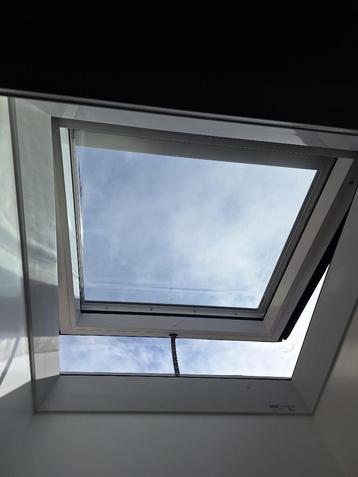 2 stuks Velux lichtkoepels (bovenste schalen) 80x80 cm beschikbaar voor biedingen