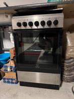 Nieuw Indesit Fornuis met Oven - Nooit Gebruikt!, Witgoed en Apparatuur, Ophalen, Grill, 4 kookzones, Zo goed als nieuw