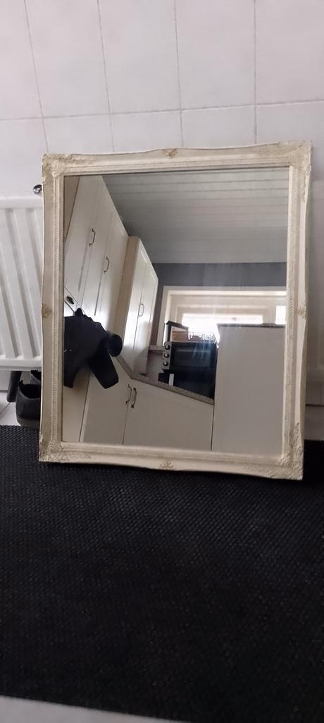 Mooie Spiegel met Sierlijke Lijst, Huis en Inrichting, Woonaccessoires | Spiegels, Zo goed als nieuw, 50 tot 75 cm, Vierkant, Ophalen