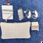 Nintendo Wii + 2 nunchuk controllers + balanceboard, Spelcomputers en Games, Ophalen of Verzenden, Gebruikt, Met 2 controllers