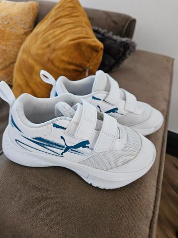 Zaal gymschoenen maat 30 Puma zeer nette staat beschikbaar voor biedingen