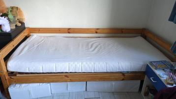 Eenpersoons bed met matras
