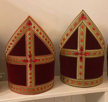 Sinterklaas mijters 4x Nieuw!!! (bordeaux rood) maat 59cm. beschikbaar voor biedingen