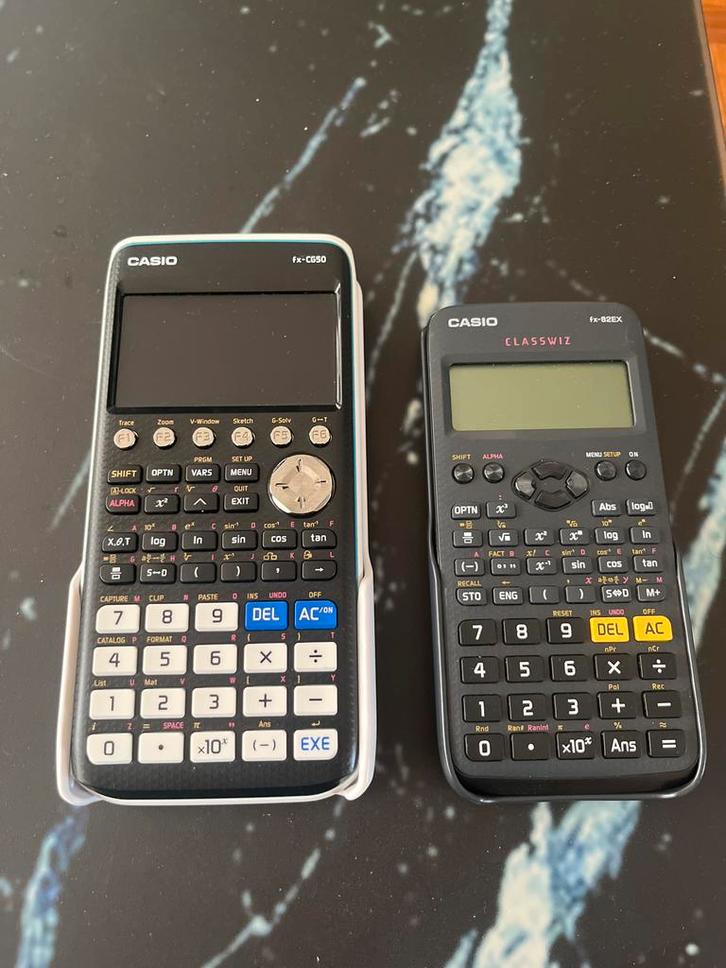 Casio FX-CG50 + FX-82EX Rekenmachines, Computers en Software, Overige Computers en Software, Gebruikt, Ophalen of Verzenden