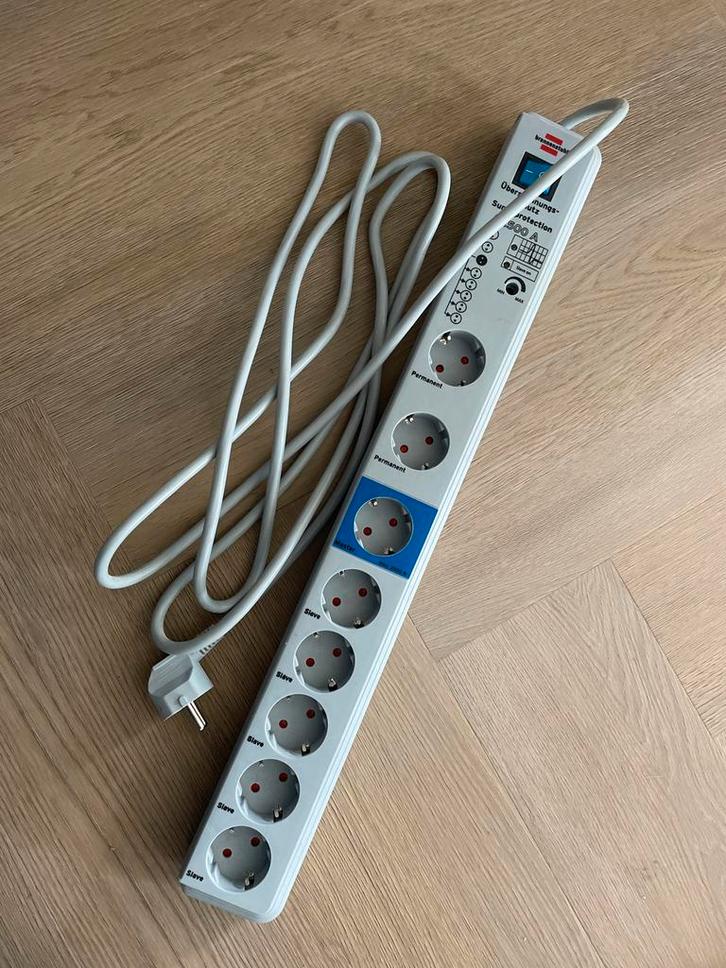 Brennenstuhl Stekkerdoos Master/Slave - 8 stopcontacten, Computers en Software, Pc- en Netwerkkabels, Zo goed als nieuw, Ophalen of Verzenden
