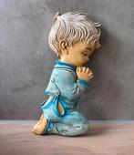 Vintage Beeldje Jongen Bidden Knielen 23 cm, Ophalen