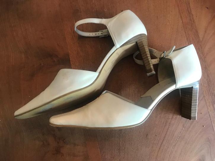 Schoenen voor de bruid, creme maat 40 Cellini, Kleding | Dames, Trouwkleding en Trouwaccessoires, Zo goed als nieuw, Schoenen