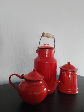 Emaille Set – Melkkan, Theepot & Schenkkruik – Rood beschikbaar voor biedingen