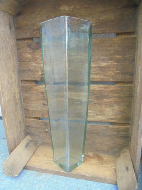 VAAS TAPS TRANSPARANT BRUTE h 32,5 X 7,5 CM NIEUW, Huis en Inrichting, Woonaccessoires | Vazen, Nieuw, Overige kleuren, Minder dan 50 cm