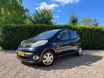 Peugeot 107 2008 Zwart, 5 Deurs, Airco, Sportpakket, Carplay, Auto's, Voorwielaandrijving, Stof, 4 stoelen, Origineel Nederlands