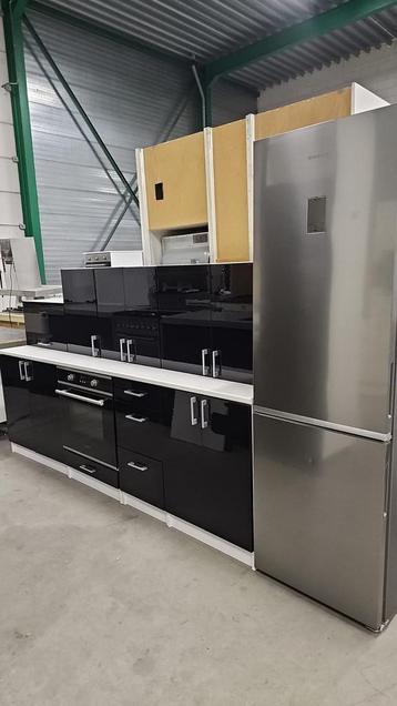 Rechte Keuken Hoogglans Zwart + GEDEMONTEERD beschikbaar voor biedingen