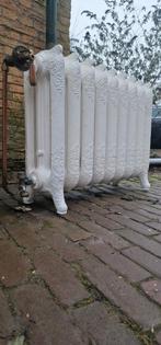 Antieke Gietijzeren Radiatoren met Klassieke Kranen, Ophalen, 30 tot 80 cm, Gebruikt, Radiator