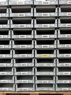 Magazijnbakken van Silafix 200 stuks, Doe-het-zelf en Verbouw, Kratten en Dozen, Ophalen, Zo goed als nieuw