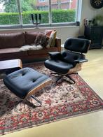 Vitra Eames Lounge Chair + Ottoman (replica), Huis en Inrichting, Fauteuils, Ophalen of Verzenden, Zo goed als nieuw, Leer